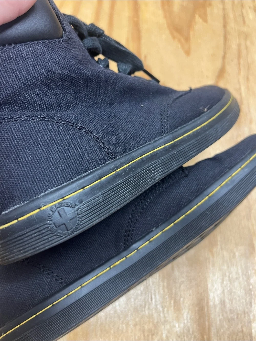 Dr marten high top sneakers Maelly NEW size 7 L